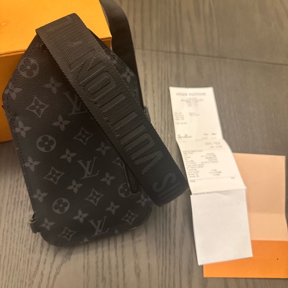 Louis Vuitton Gray Men's Bag - Picture 8 of 9